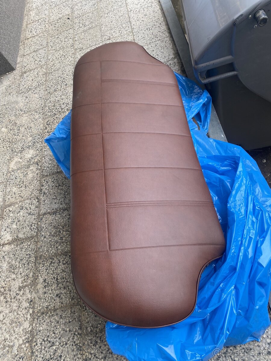 Nová sedadla nevim přesně asi Lada 2105 - 3