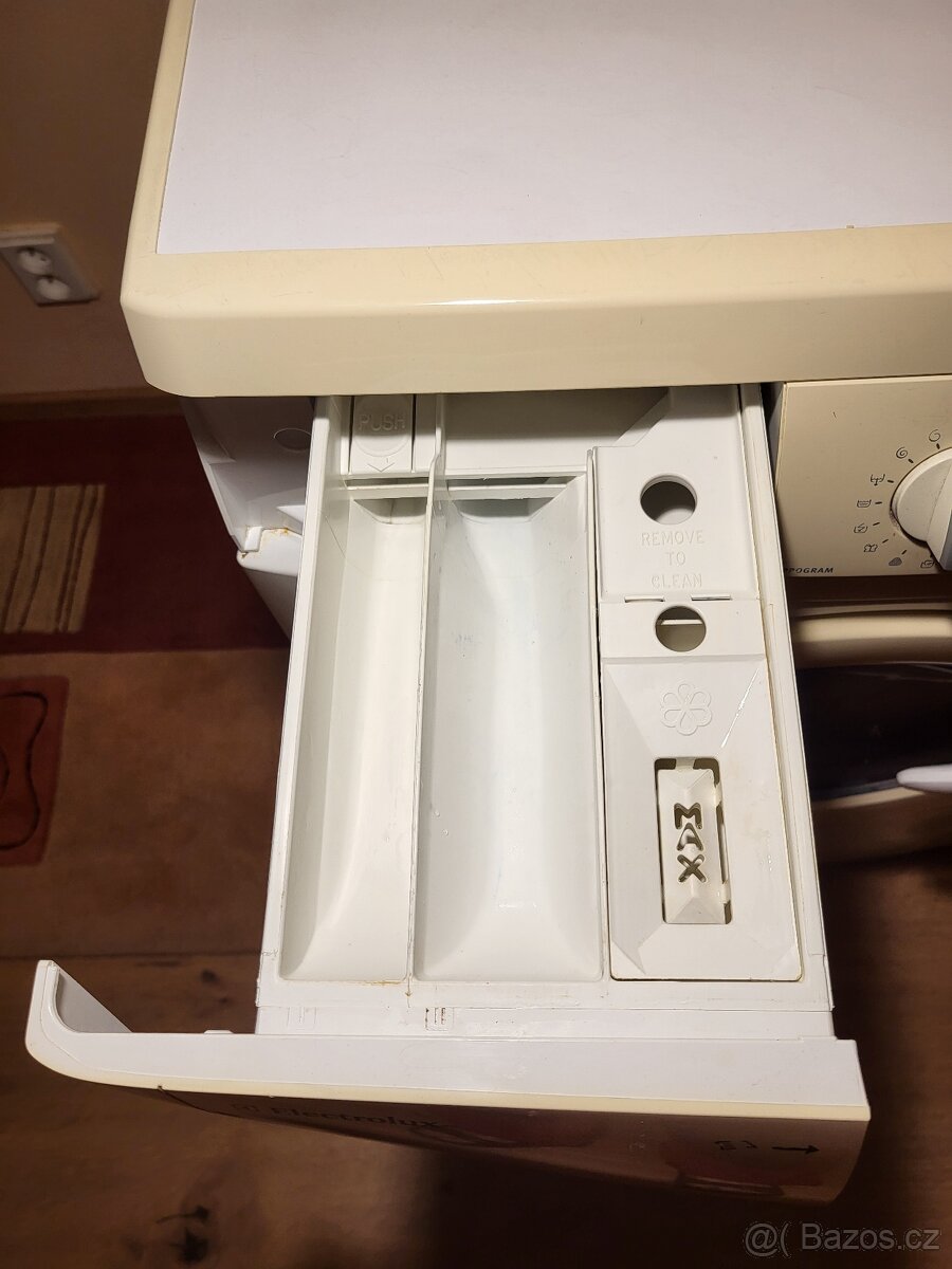 Automatická pračka Electrolux EWF1230 - 3