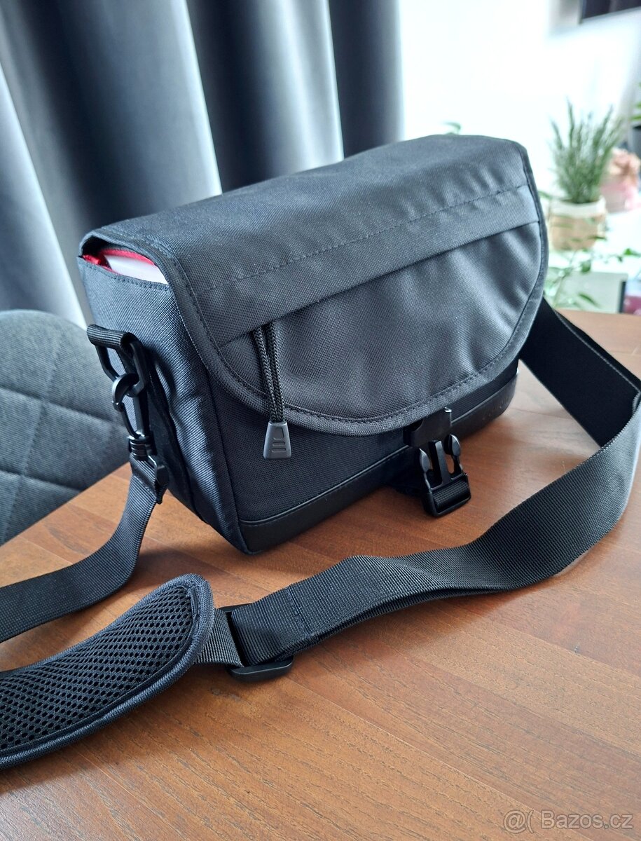 Fotoaparát Canon, stativ Rollei - 3