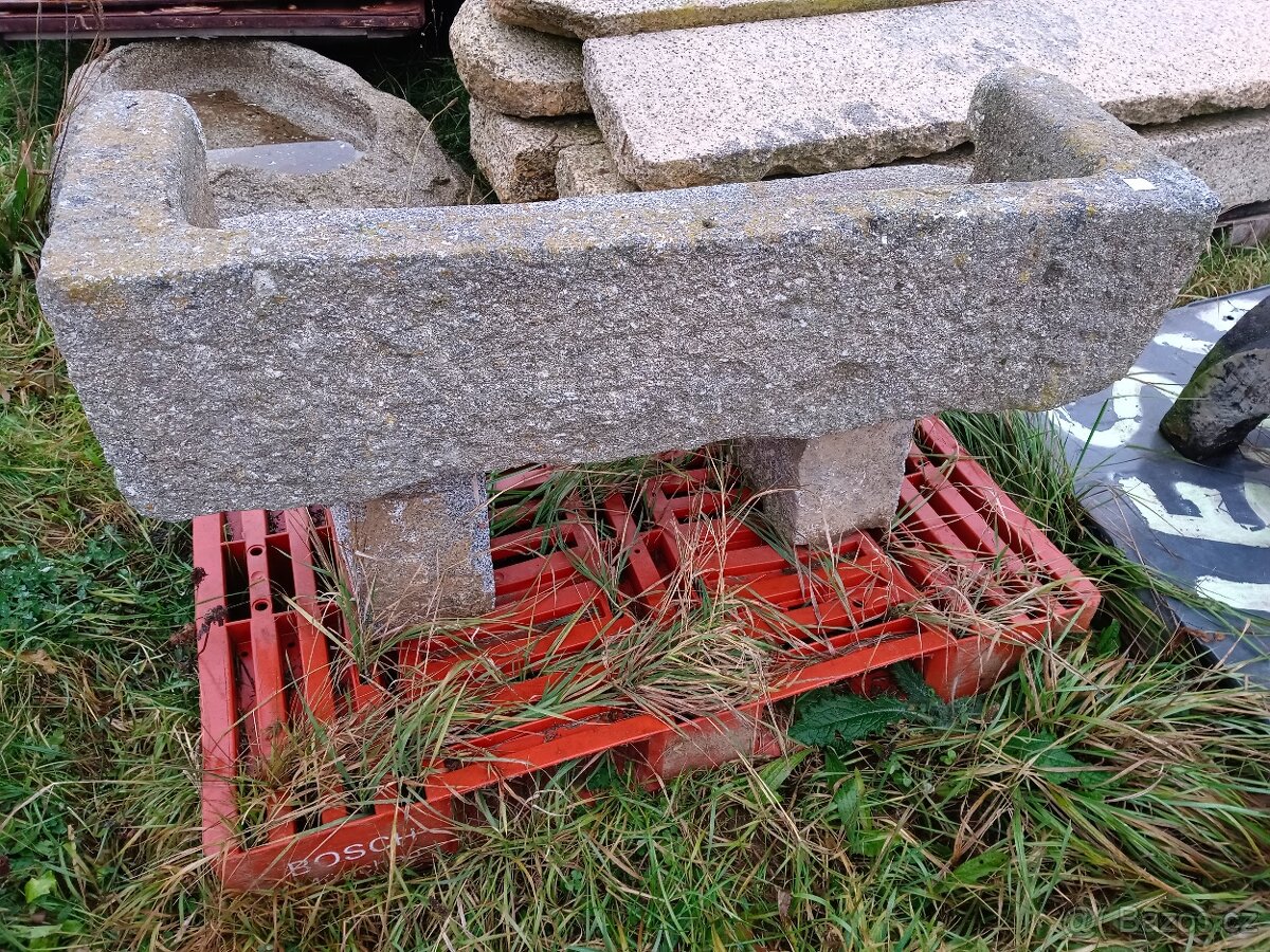 Zulova kamenná lavička - 3