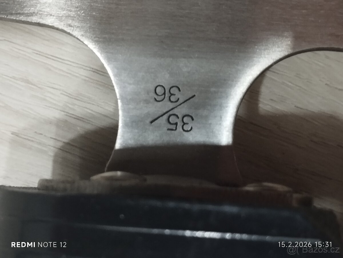 Dívčí lední brusle - 3