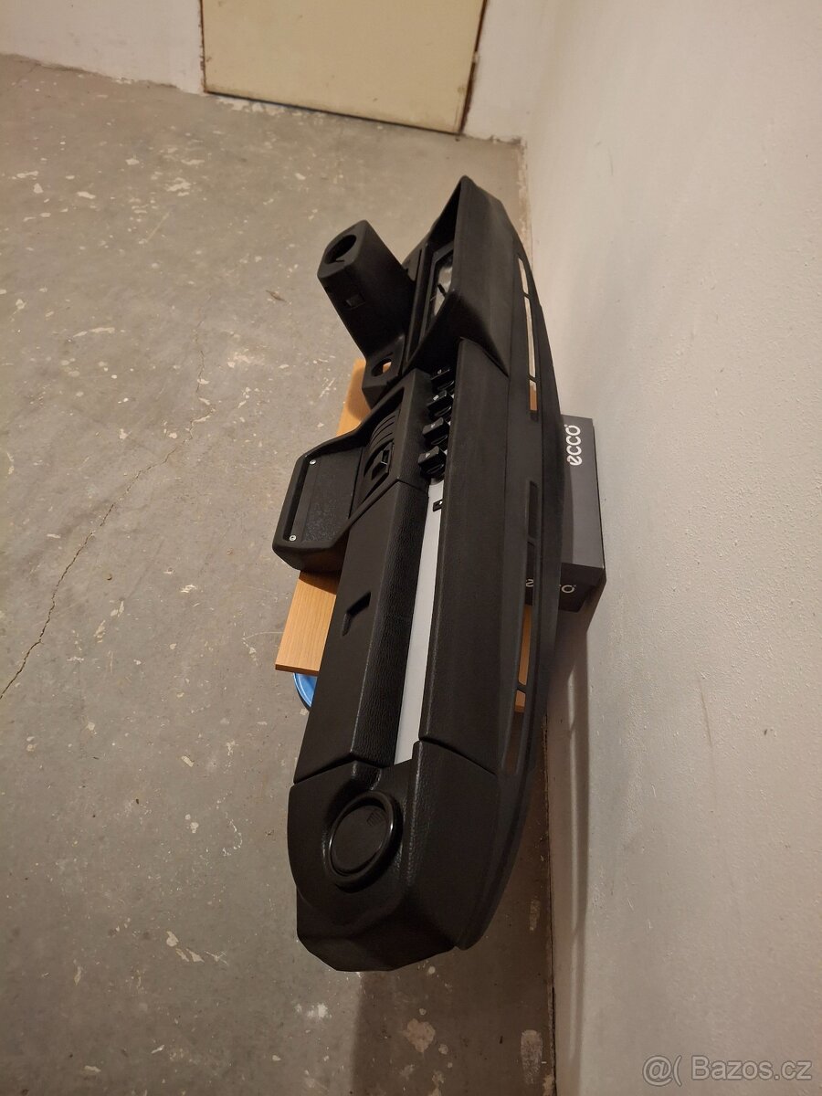 Škoda Rapid - palubní deska - 3