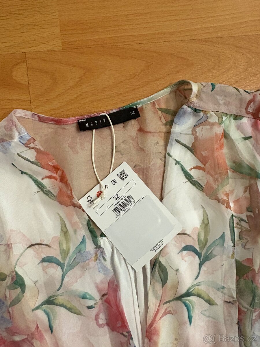 Šaty s květinovým vzorem - 3