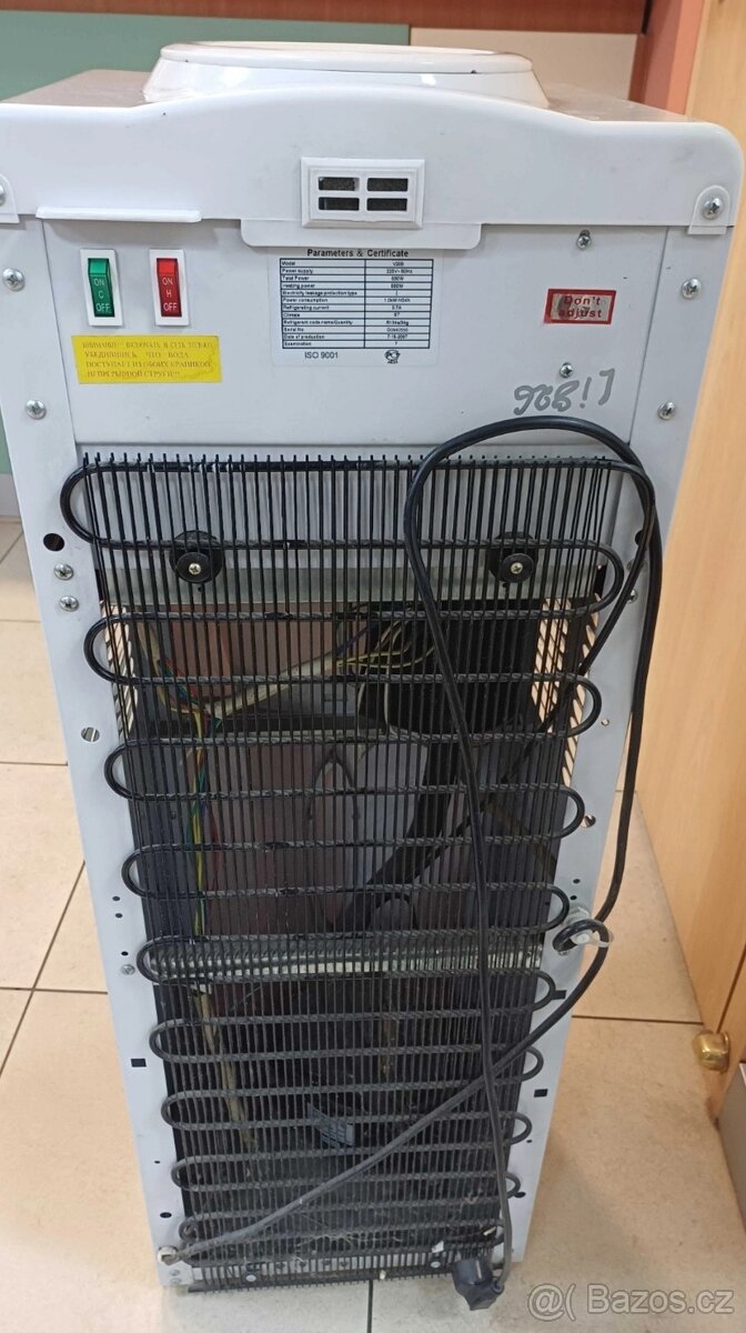 Prodám dávkovač teplé a studené vody. - 3