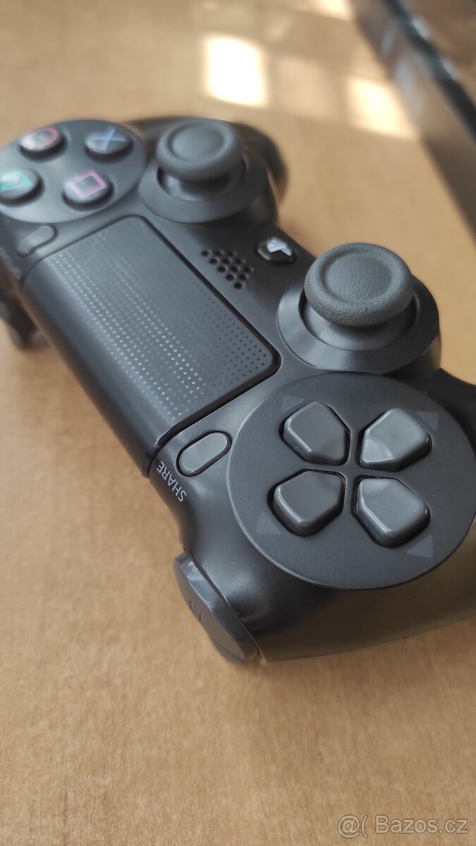 PlayStation 4 (PS4) - 3
