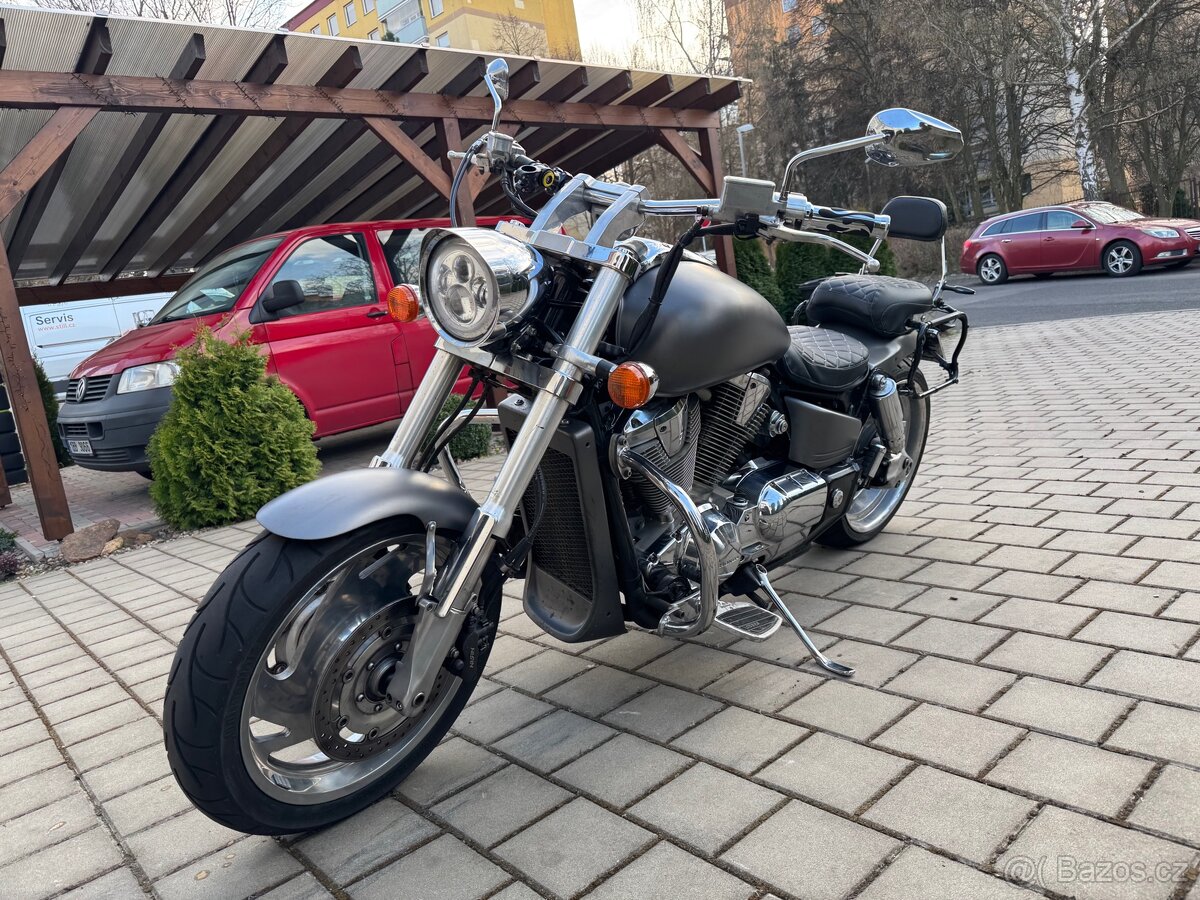 Honda VTX 1800 - 3