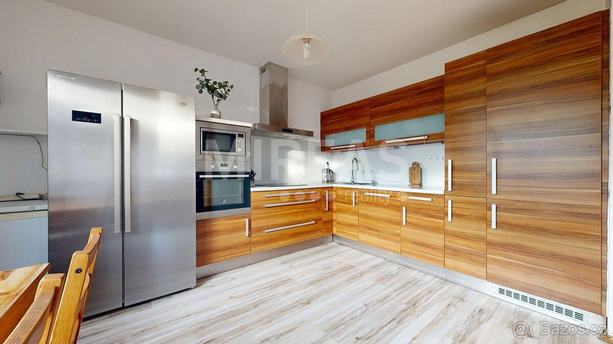 Semice, prodej rodinného domu 5+1, 157 m2 na pozemku 434 m2, - 3