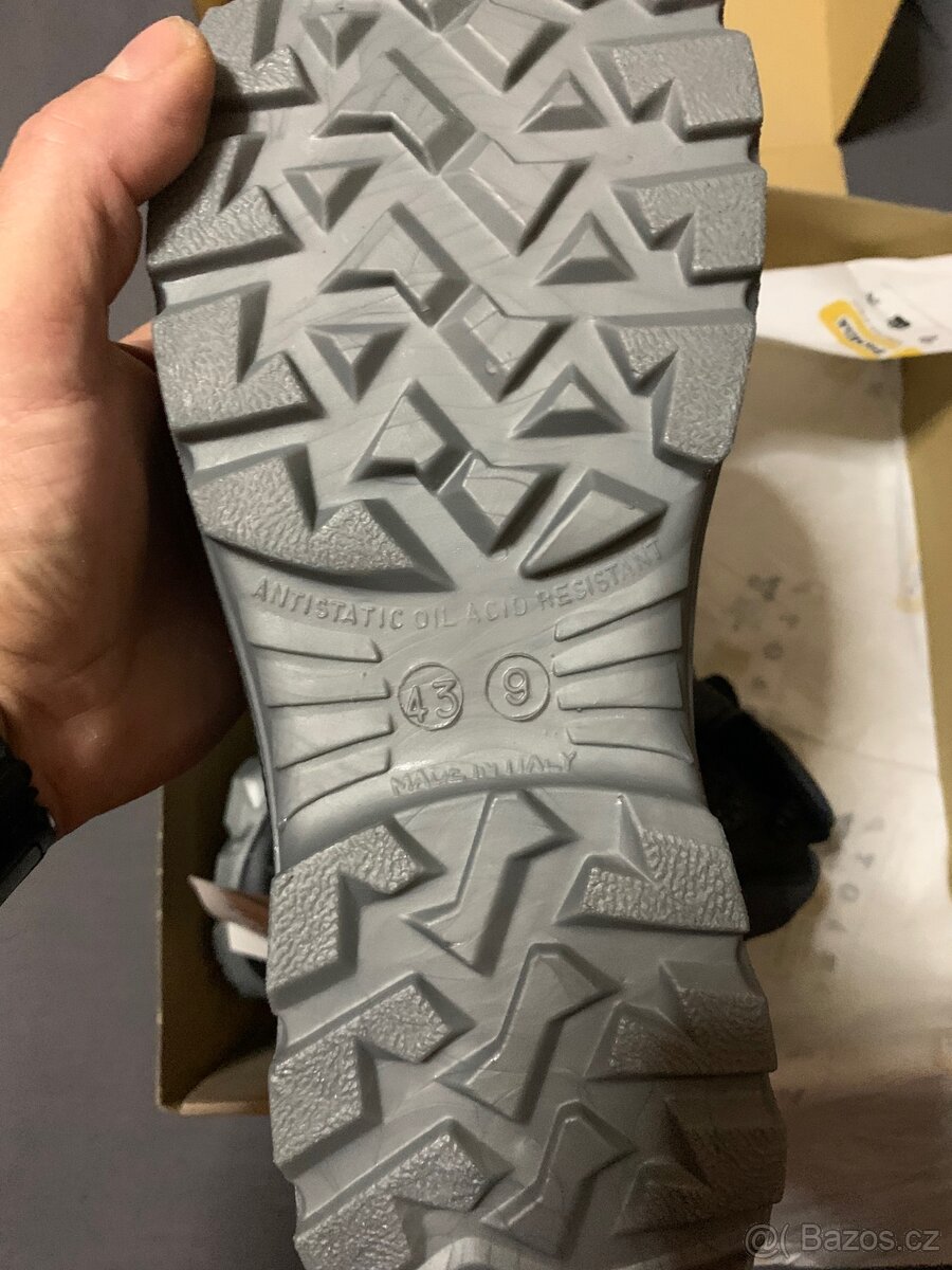 Prodám zimní pracovní boty Panda - 3