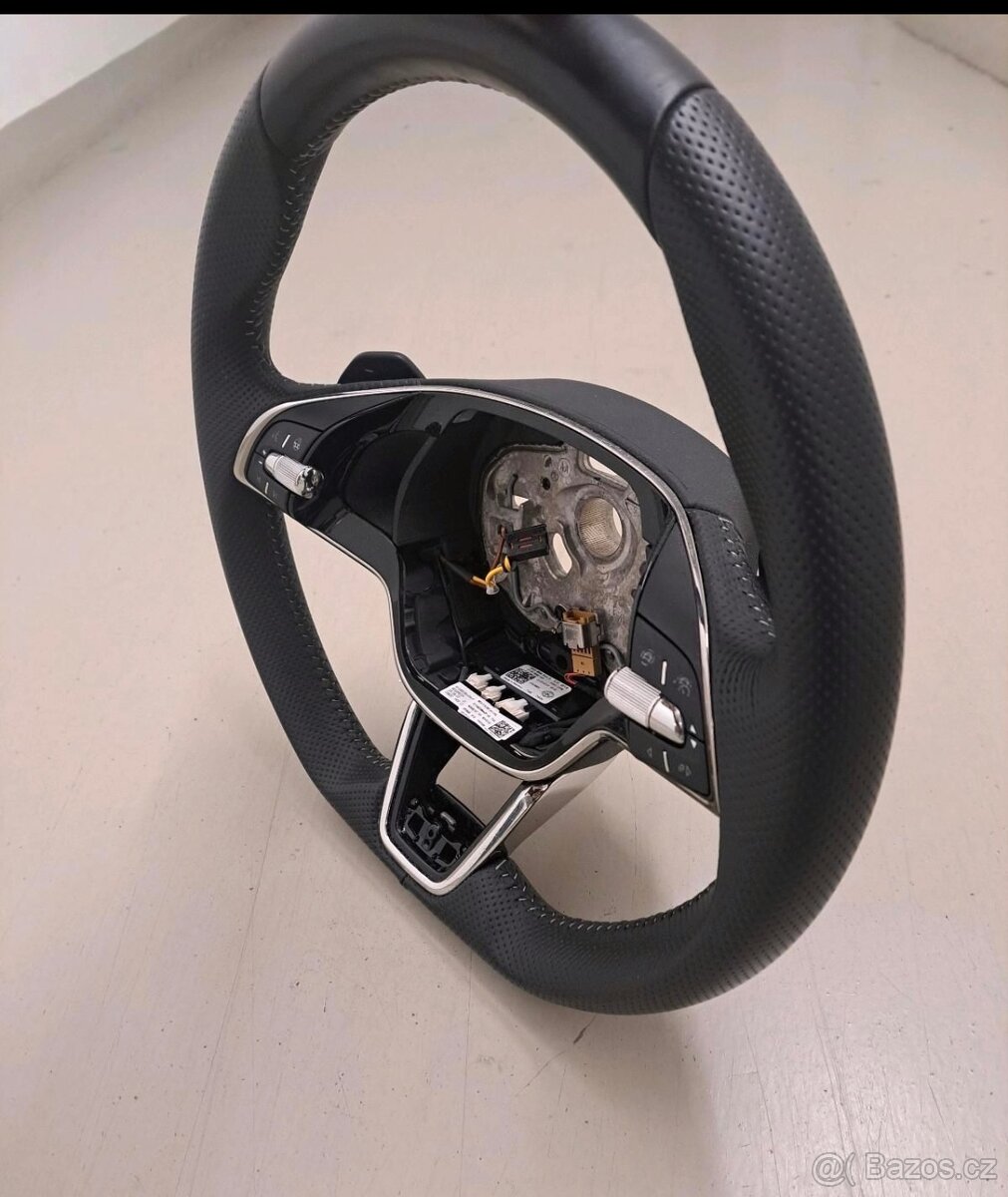 Škoda Octavia IV RS volant - 3