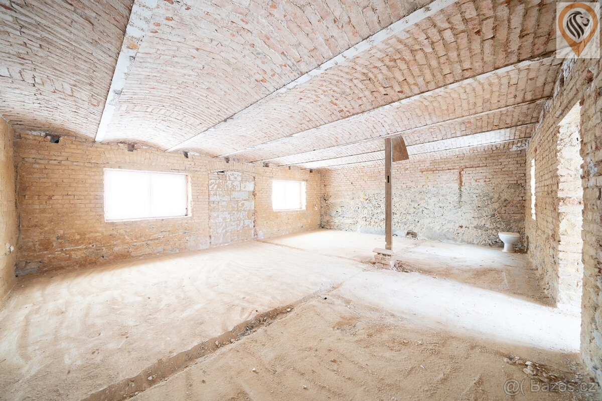 Dům s potenciálem k rekonstrukci - 3