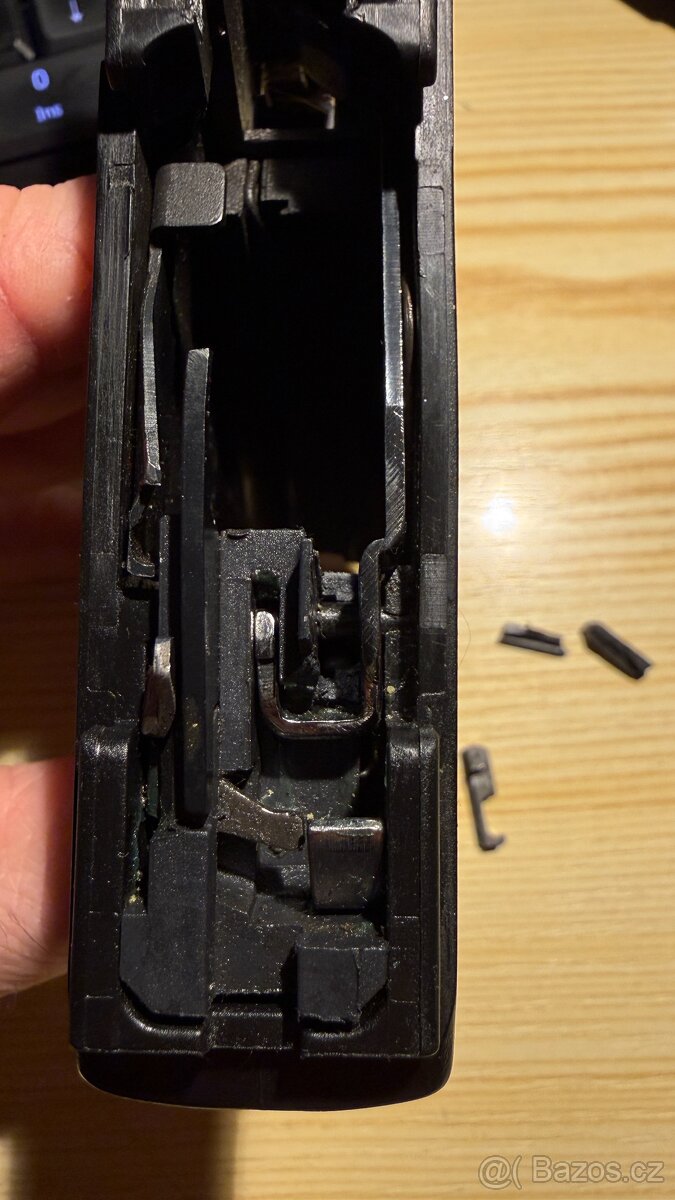 Pistole CZ100 na díly - 3