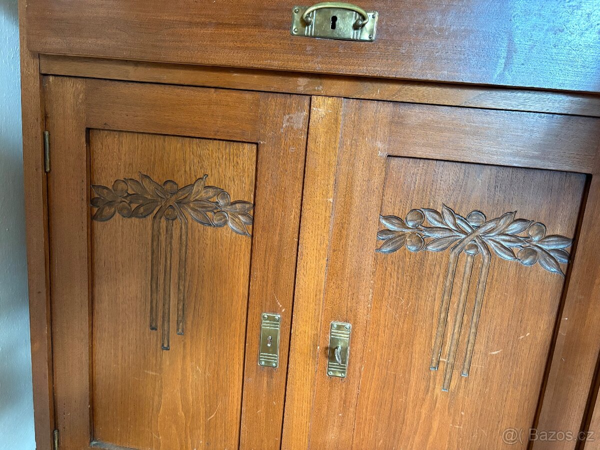 Secesní sekretář - 3