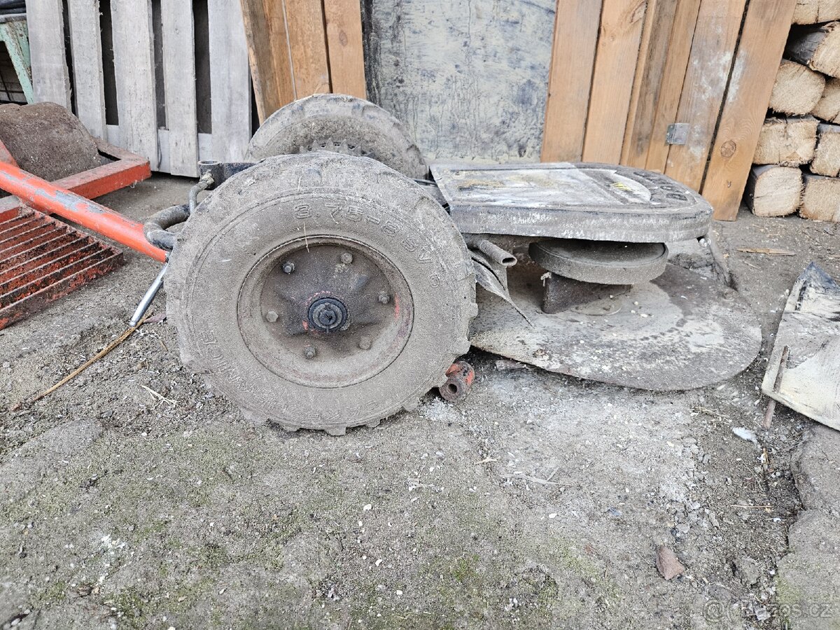 Zahradní traktůrek TERRA VARI - 3