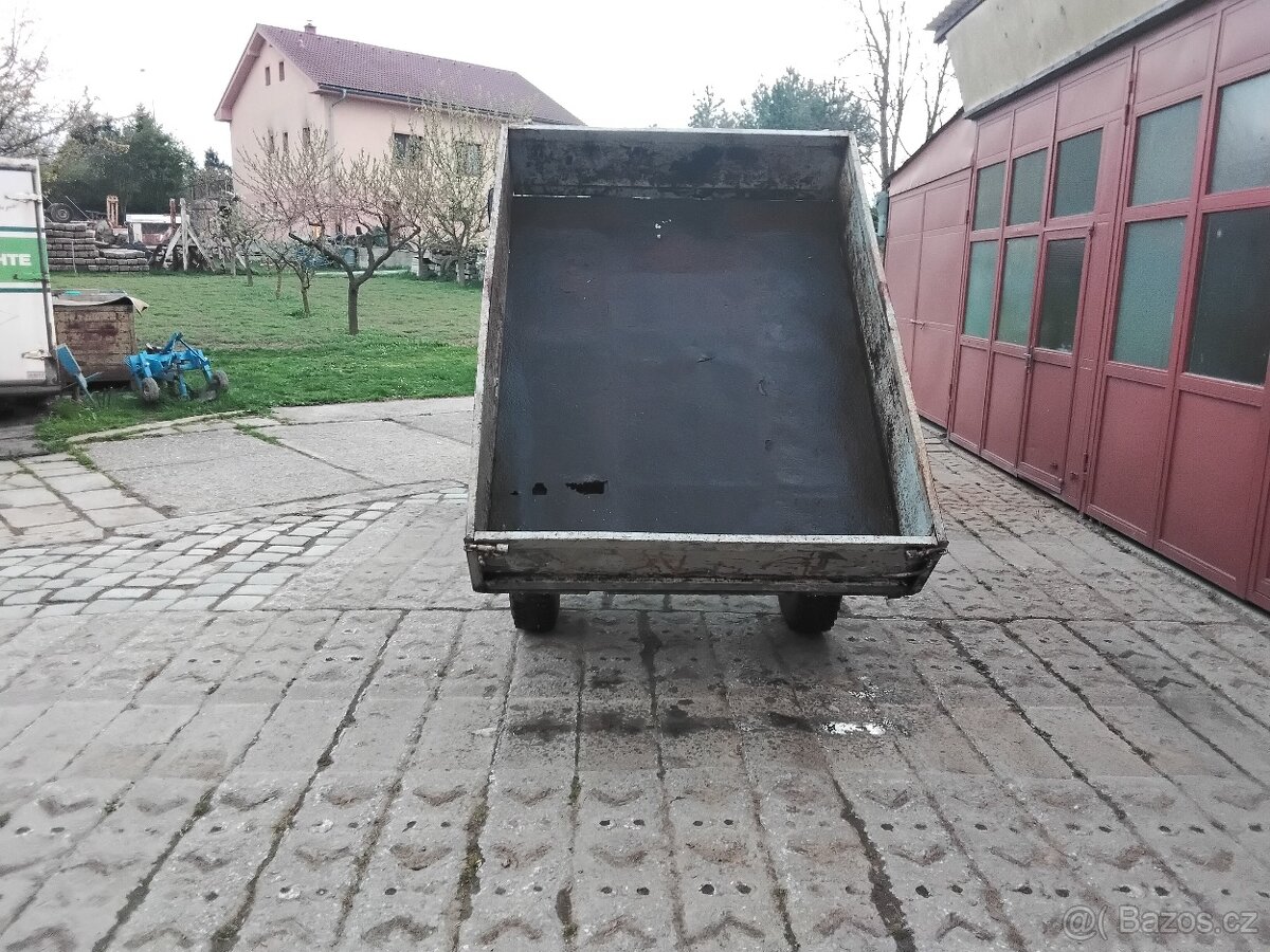 Sklápěcí kára za traktor - 3