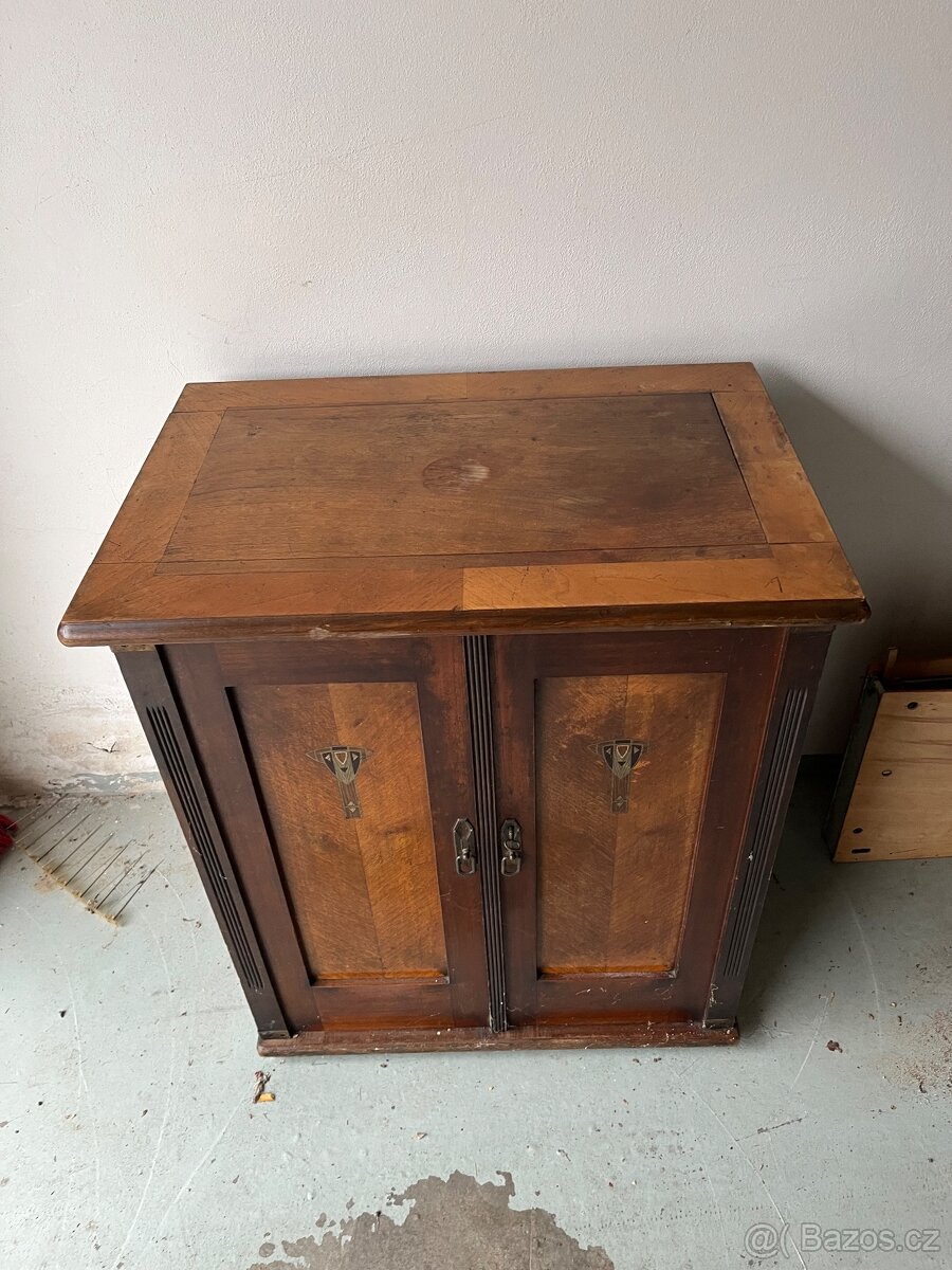 Sici stroj Bobbin v krasem stavu - 3