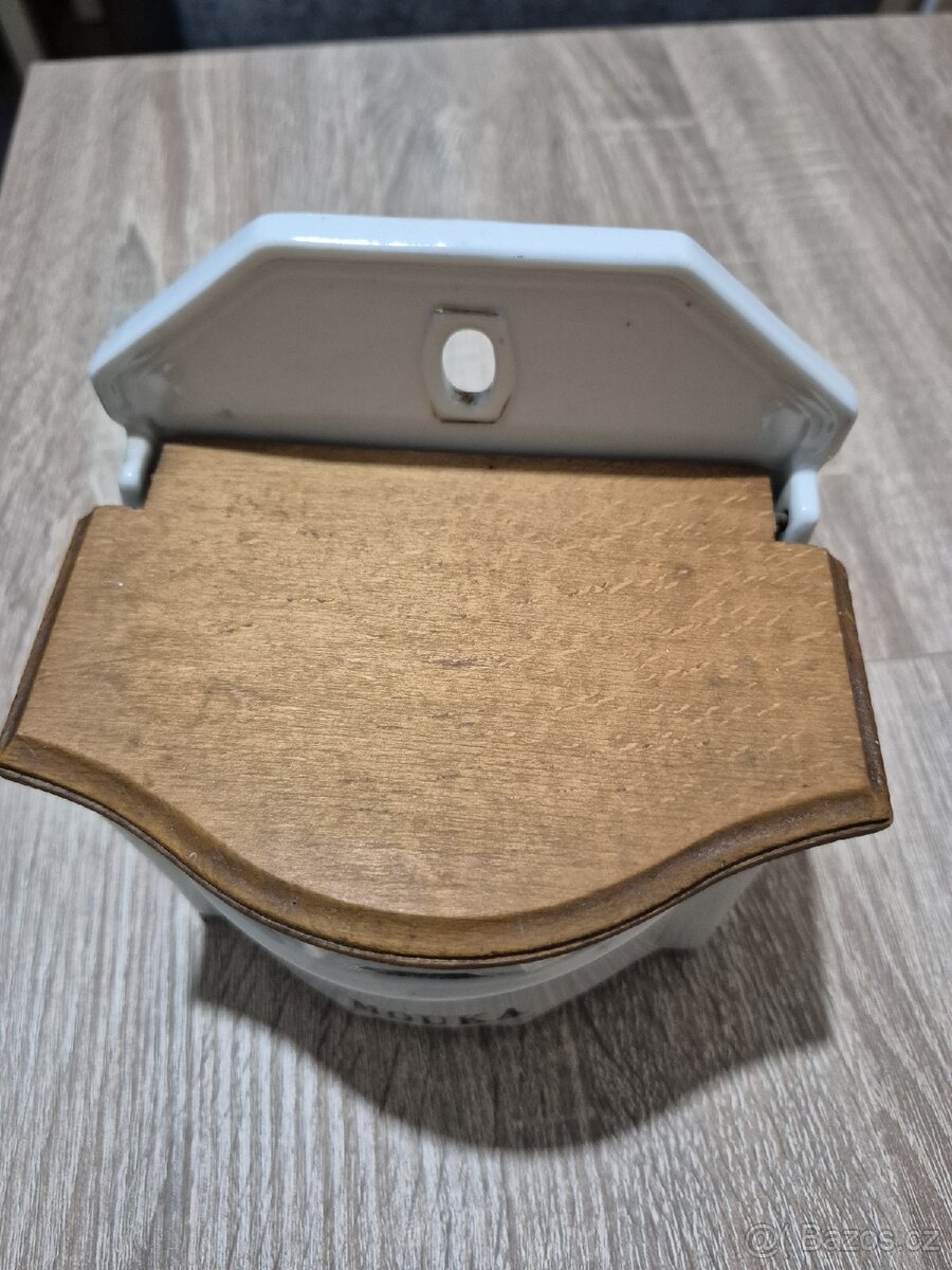 Stará nádoba na mouku - 3