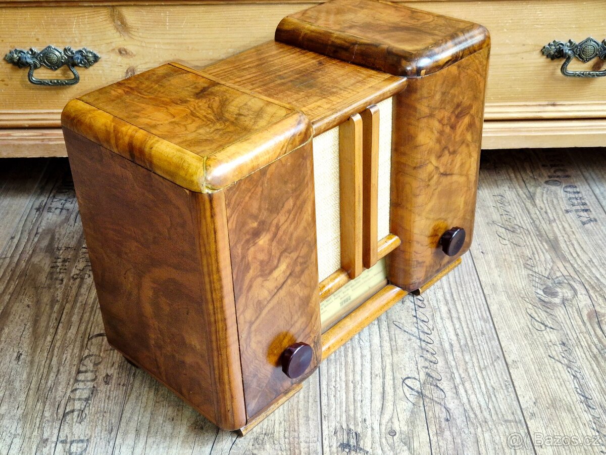 Staré rádio Titan 936 - 3