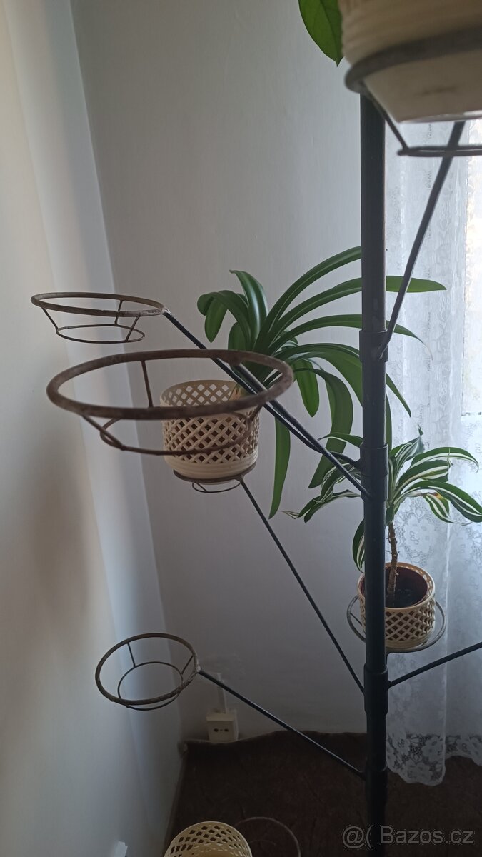 Železný stojan tyč na květiny - 3