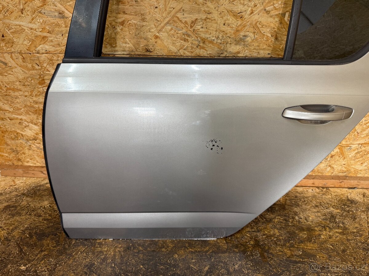 KOMPLETNÍ LEVÉ ZADNÍ DVEŘE ŠKODA OCTAVIA 3 SEDAN LF8H-4K4K - 3