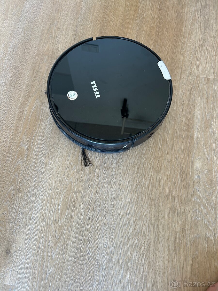 Tesla Roboticky vysavač T60 - 3
