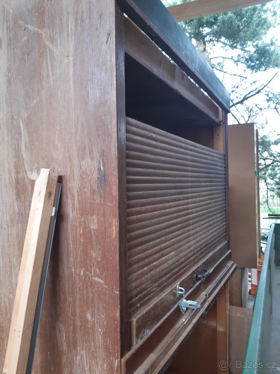 Dřevěné skříně - 3