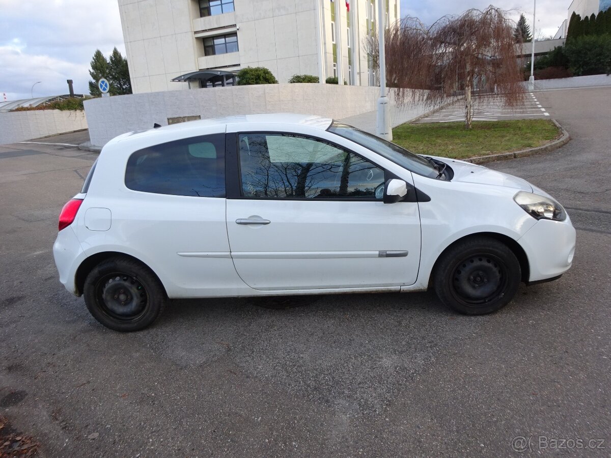 Renault Clio 1.2i r.v.2012 (55 kw) stk:7/2027 - 3