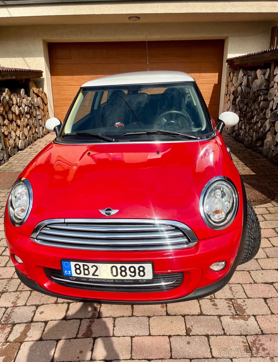 Prodám MINI cooper 2013 garážované, jeden majitel - 3