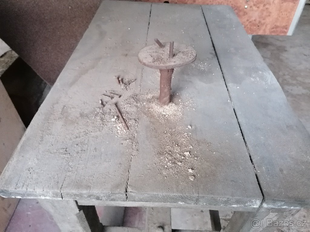 Starý pracovní stůl - 3