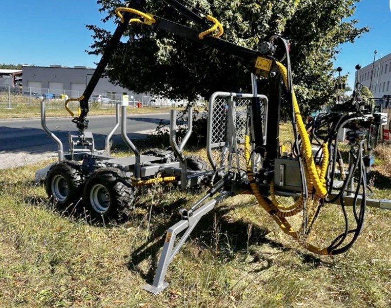 vlek na dřevo, vyvážečka dřeva, hydraulická ruka - 3