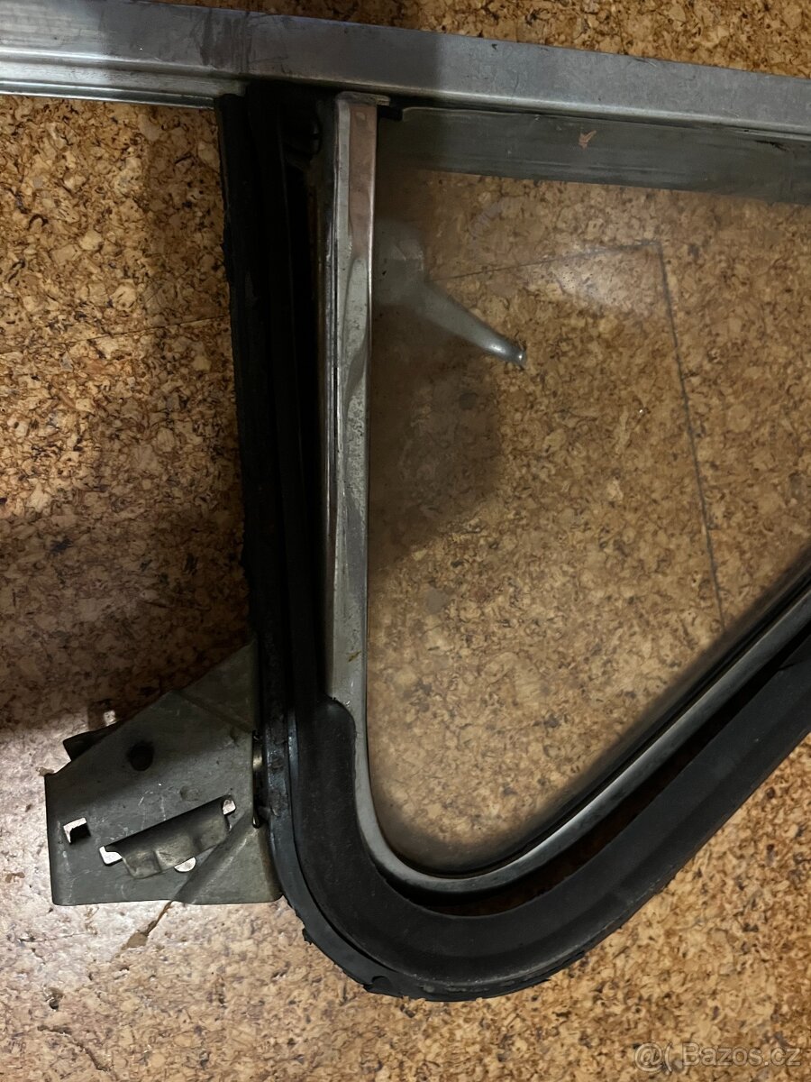 Škoda Octavia apod. - větrací okna včetně originál těsnění - 3