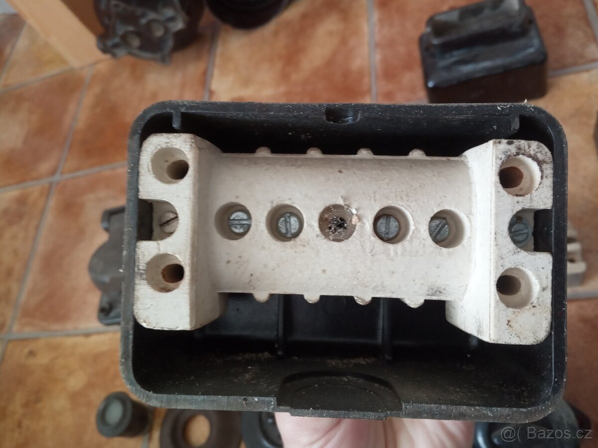 Bakelitová elektroinstalace - 3