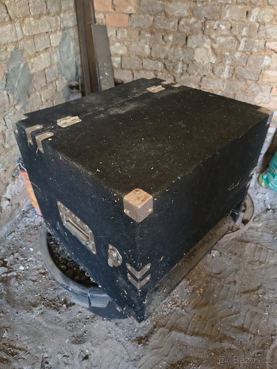 Část Omnitronic CDP-600 s case - 3