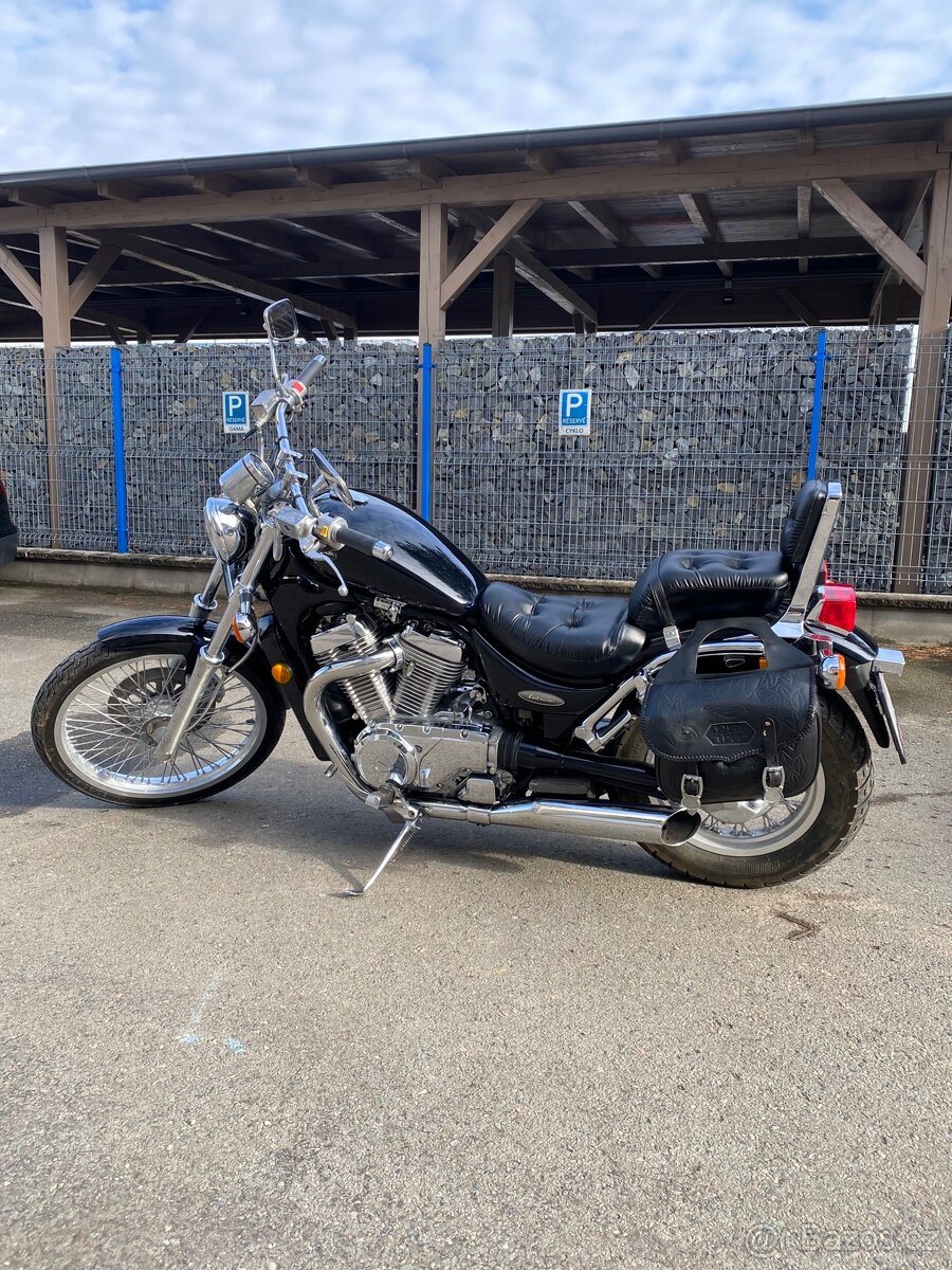 Suzuki VS 600 GL Intruder - 3