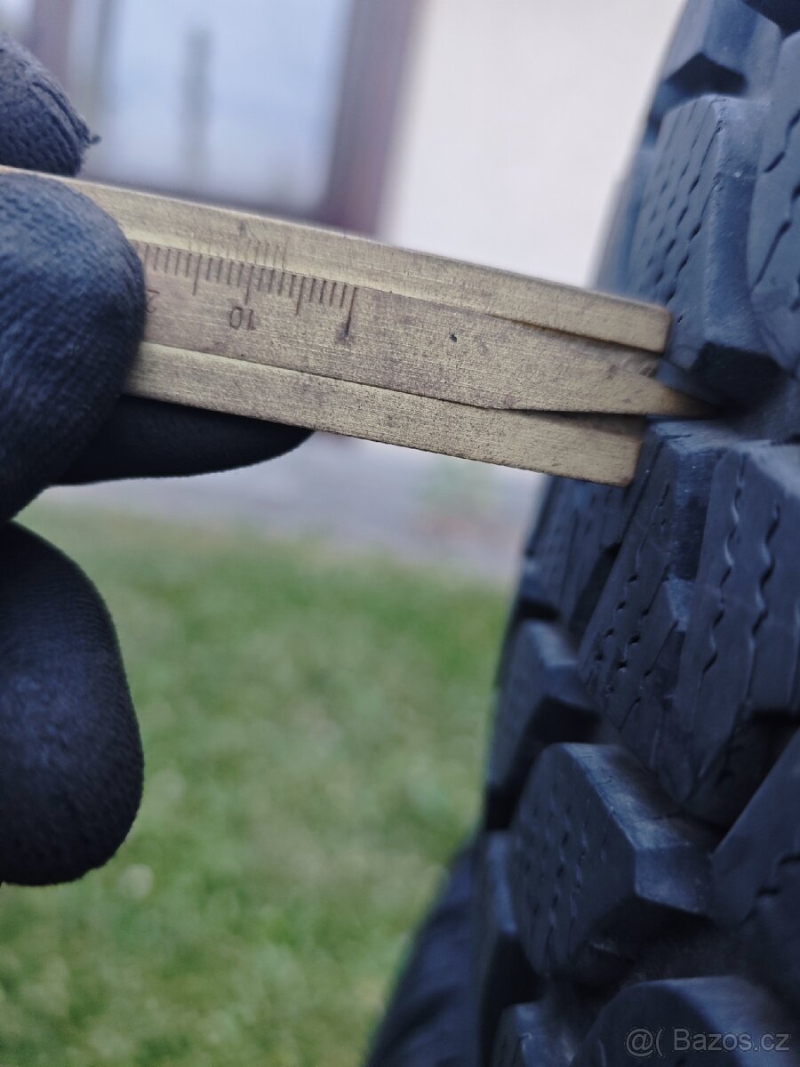 Bridgestone 225/45r19 - 3