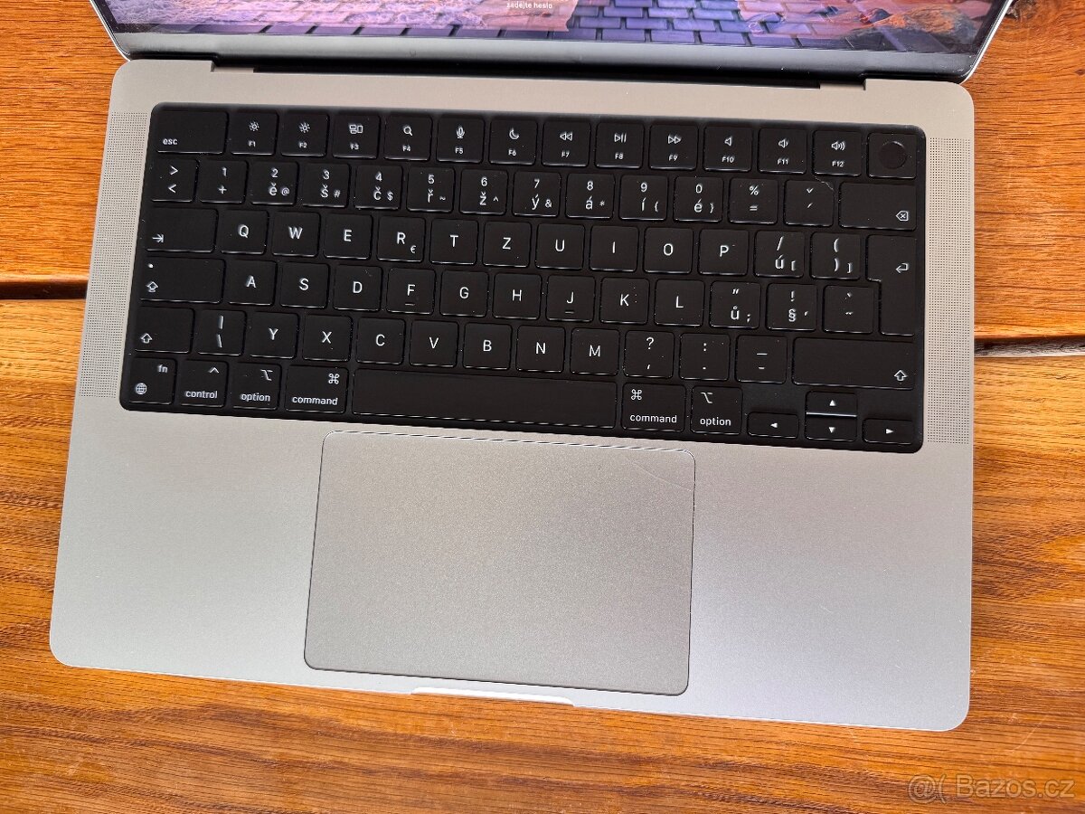 Apple MacBook Pro 14" / M3 Pro / 18GB / 512GB / stříbrný - 3