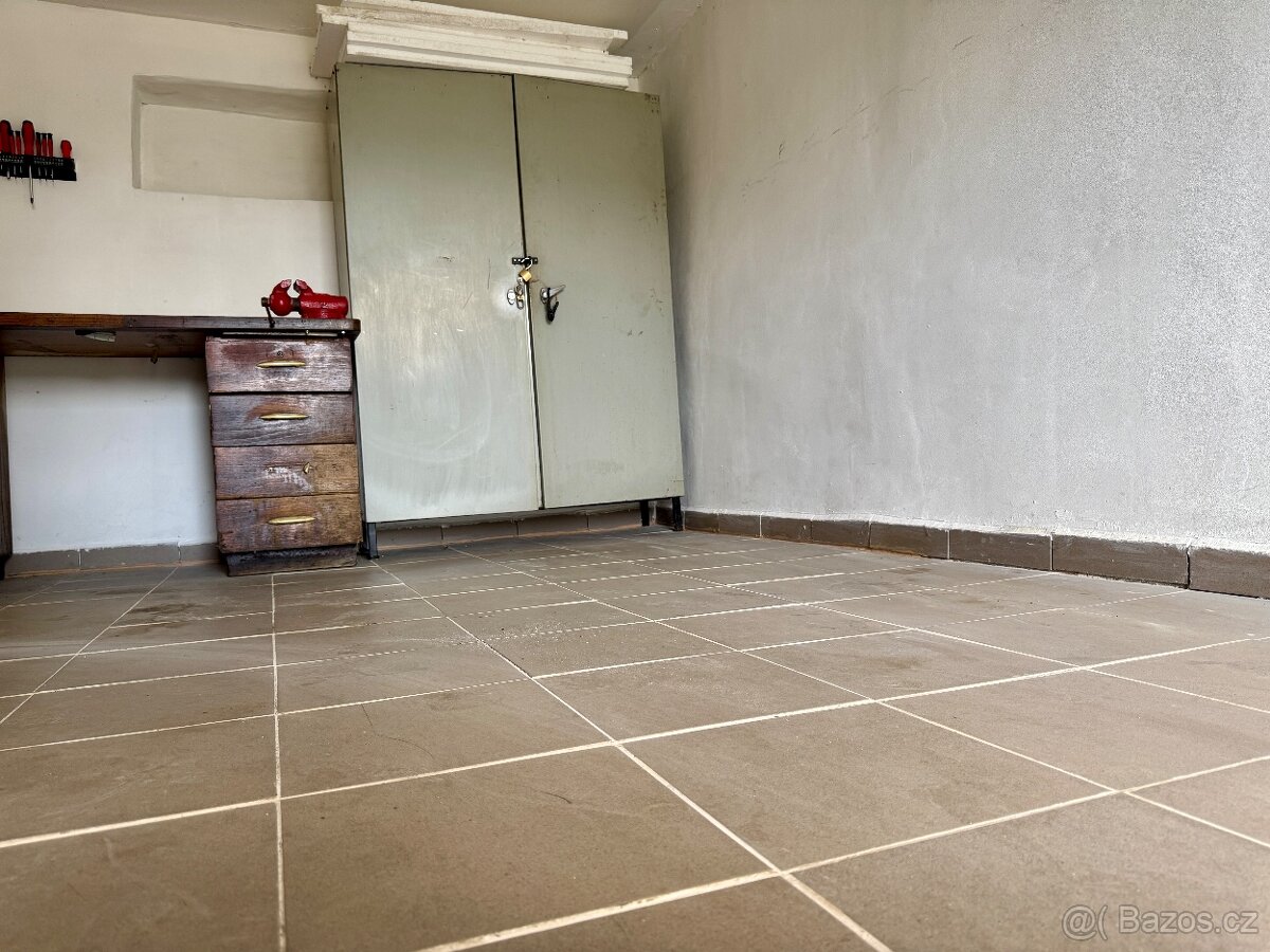 Prodej garáž 18m2 - 3