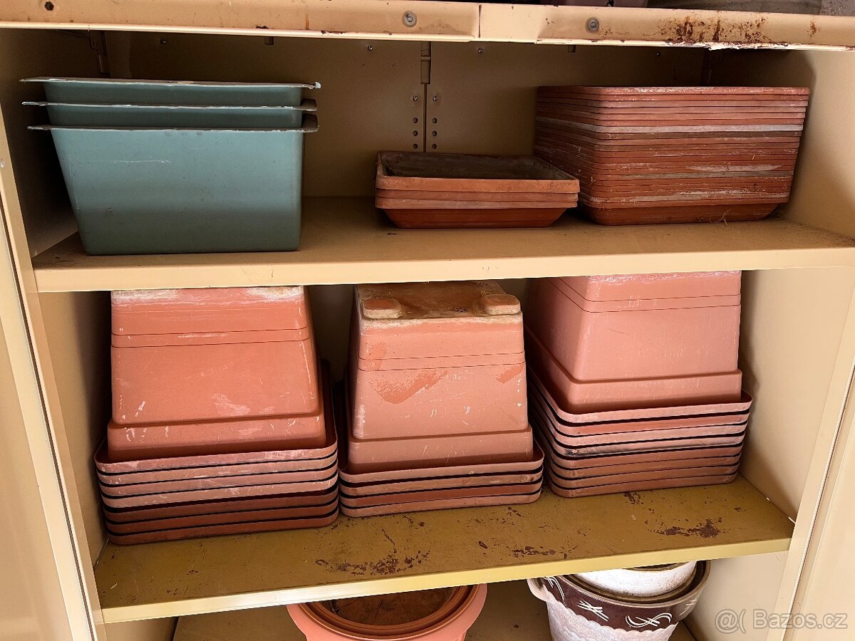 Květináče 20 x 20 + podmisky - 3