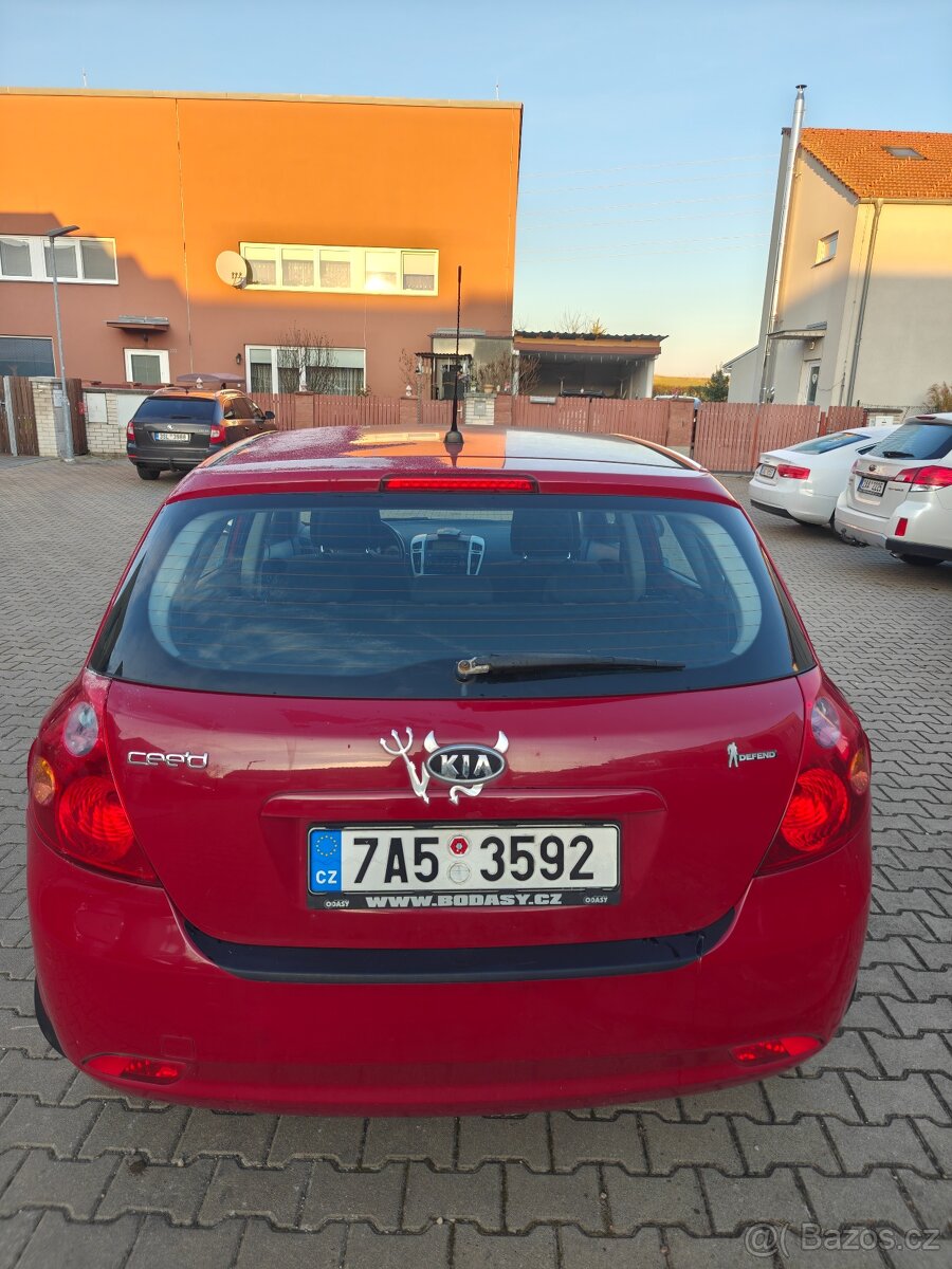 Kia Ceed 2007 1.6 benzín - 3