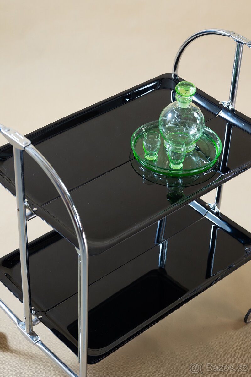 SERVÍROVACÍ STOLEK ROZKLÁDACÍ - 3