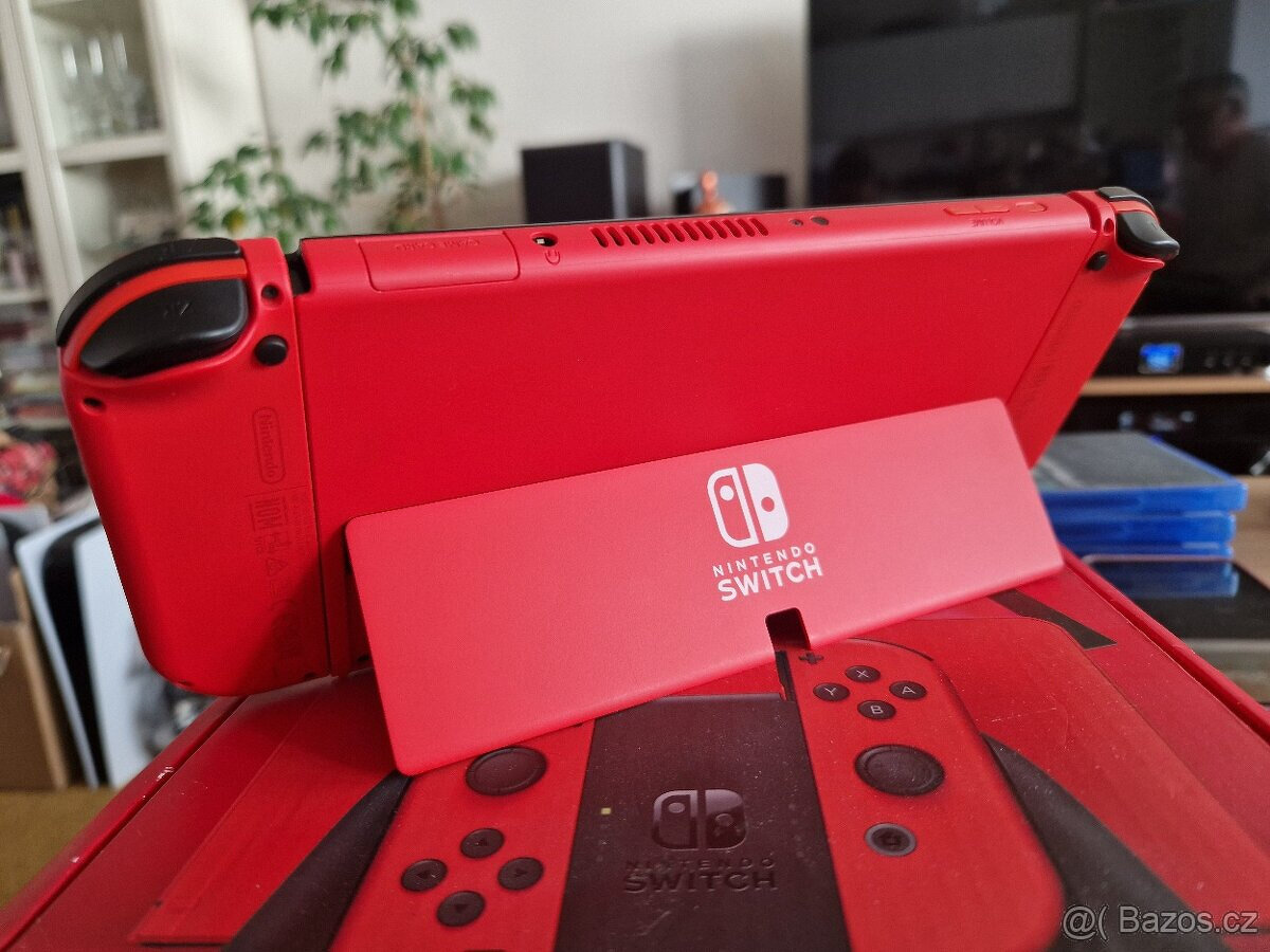Nintendo Switch OLED Mario Red Edition - 3