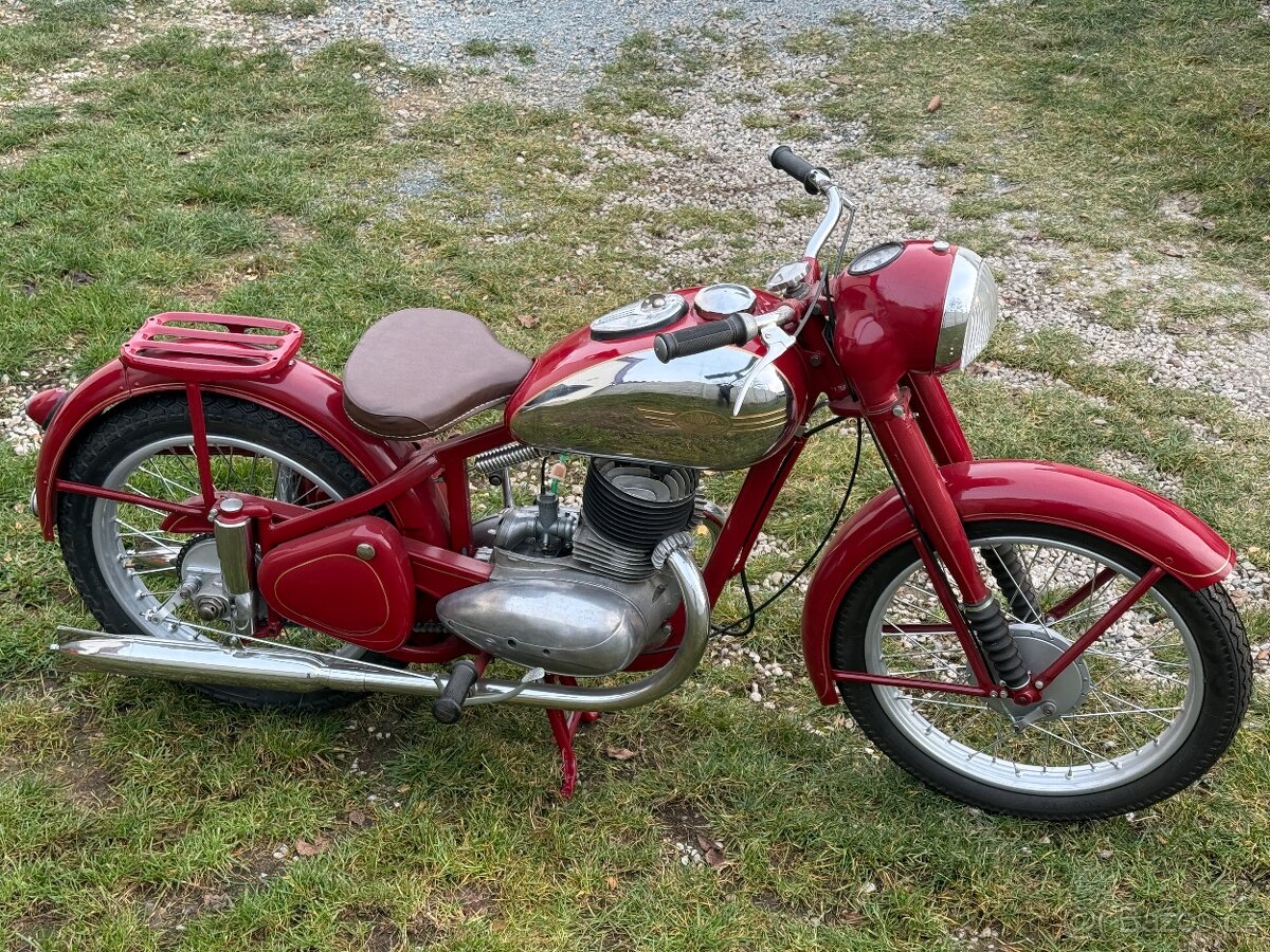 Jawa Pérák 250 zbrojovka - 3