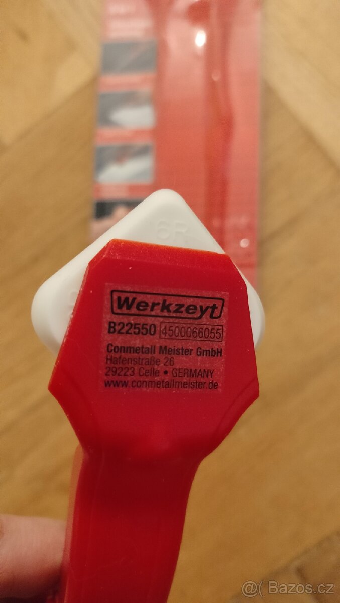 Škrabka na silikonové spáry - 3