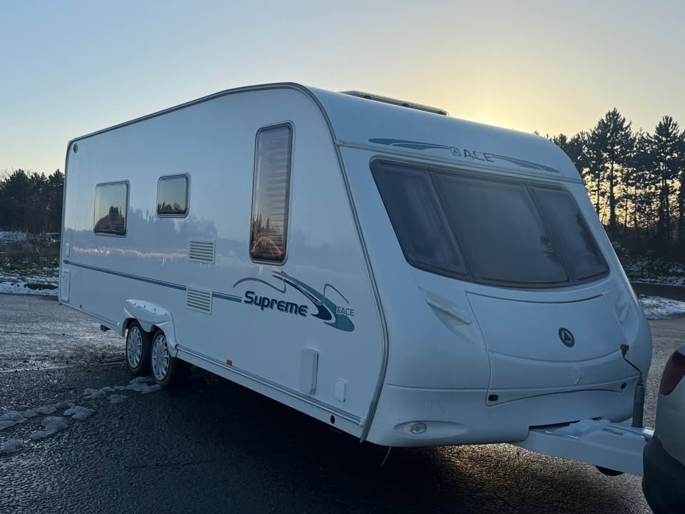 SWIFT Ace Supreme Superstar obytný KARAVAN SOLAR NOVA STK - 3