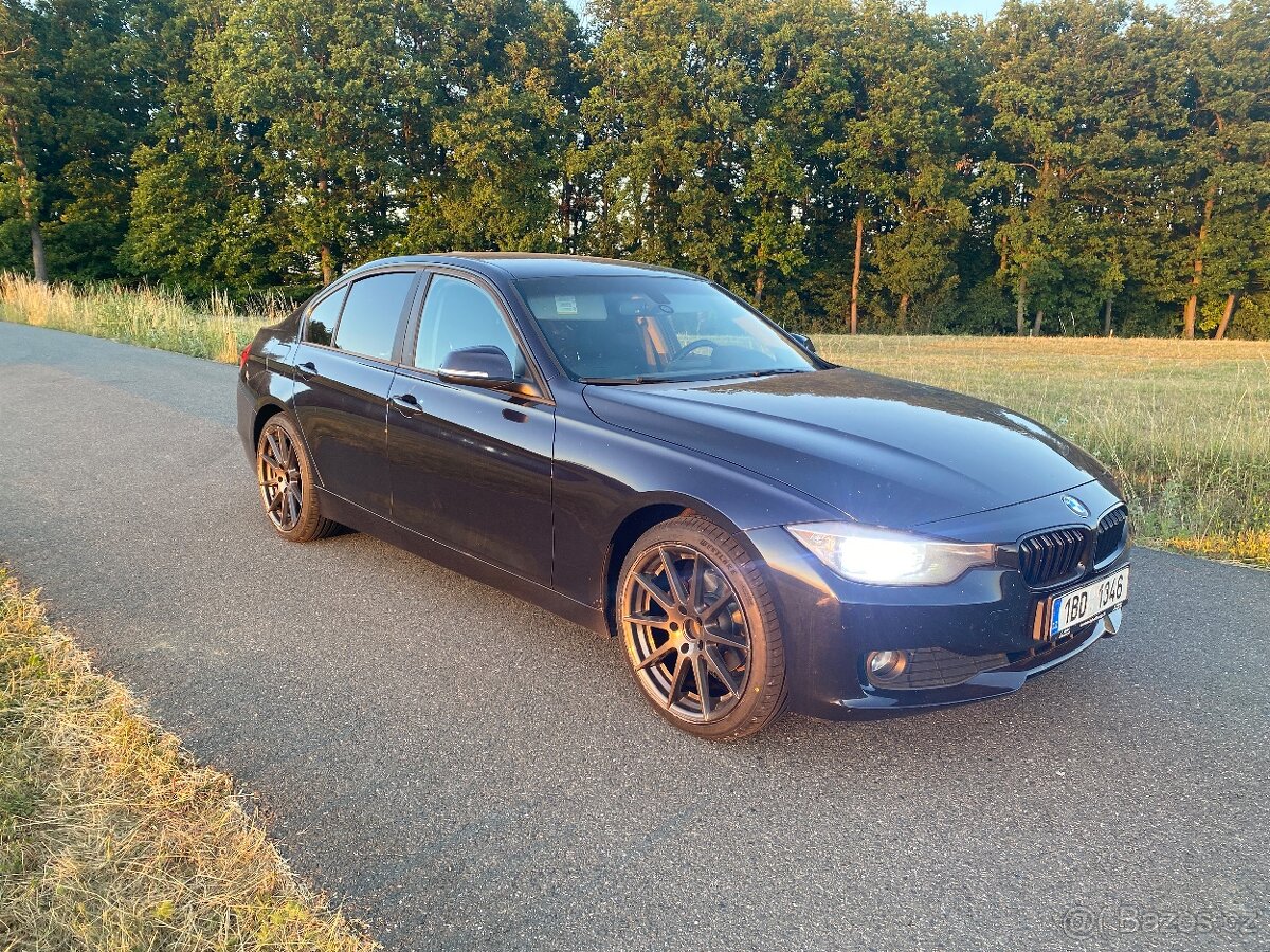 Bmw F30 318d - 3