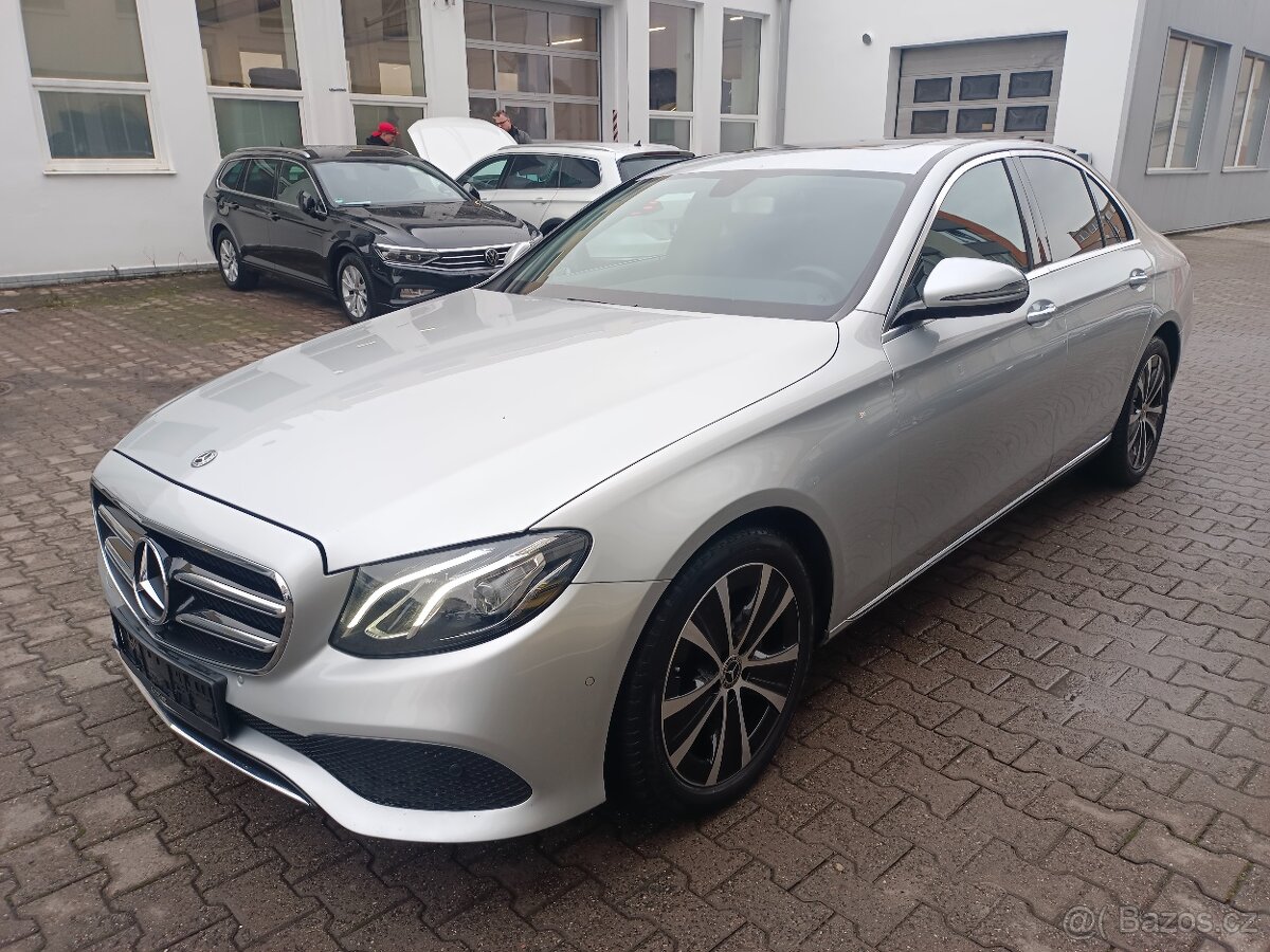 Mercedes-Benz E 220d Sedan AVANTGARDE - záruka Autodraft - 3
