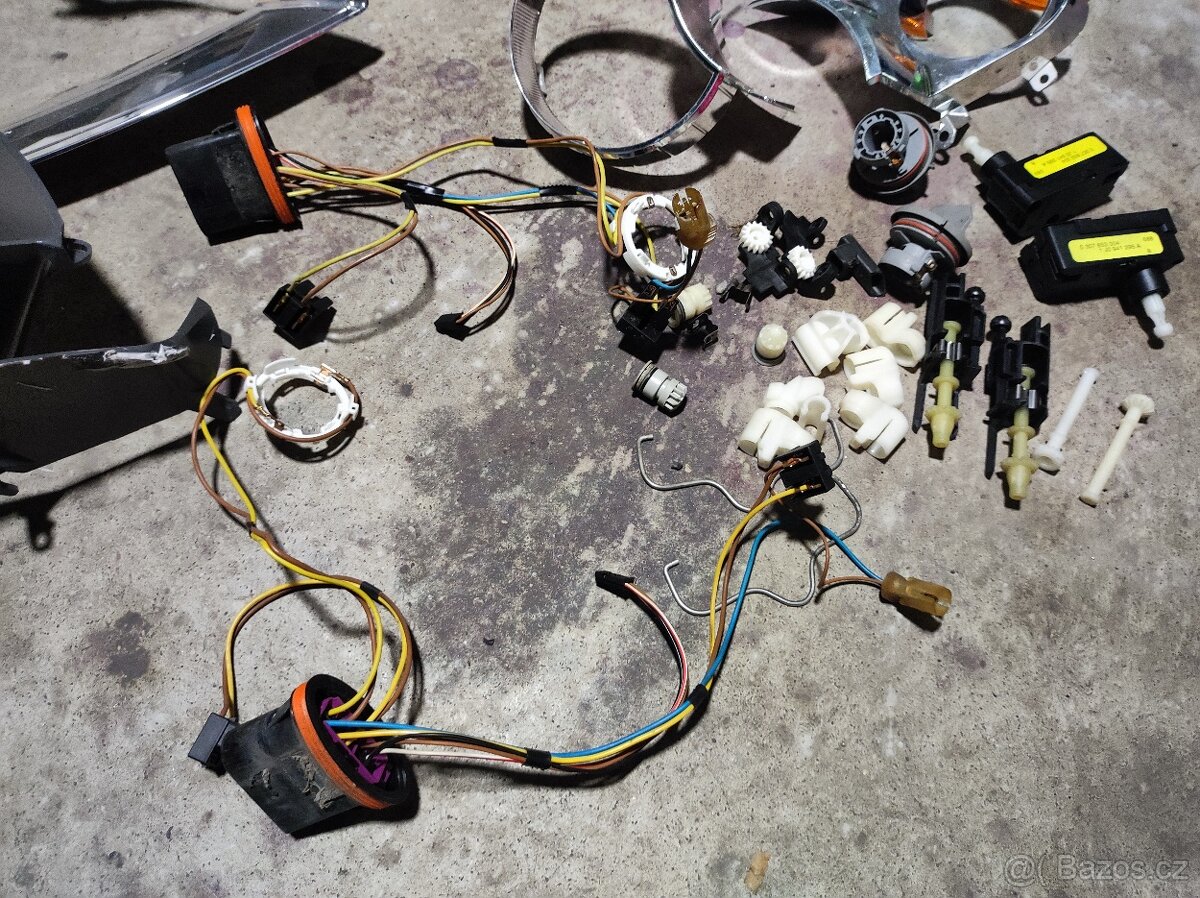 Audi A4 B7 8E dily světel, motorky náklonu atd... - 3