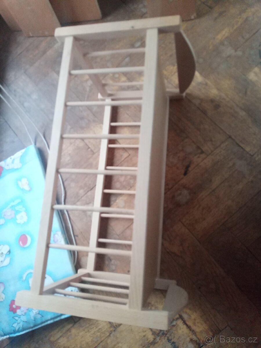 Kolebka postylka pro panenku - 3