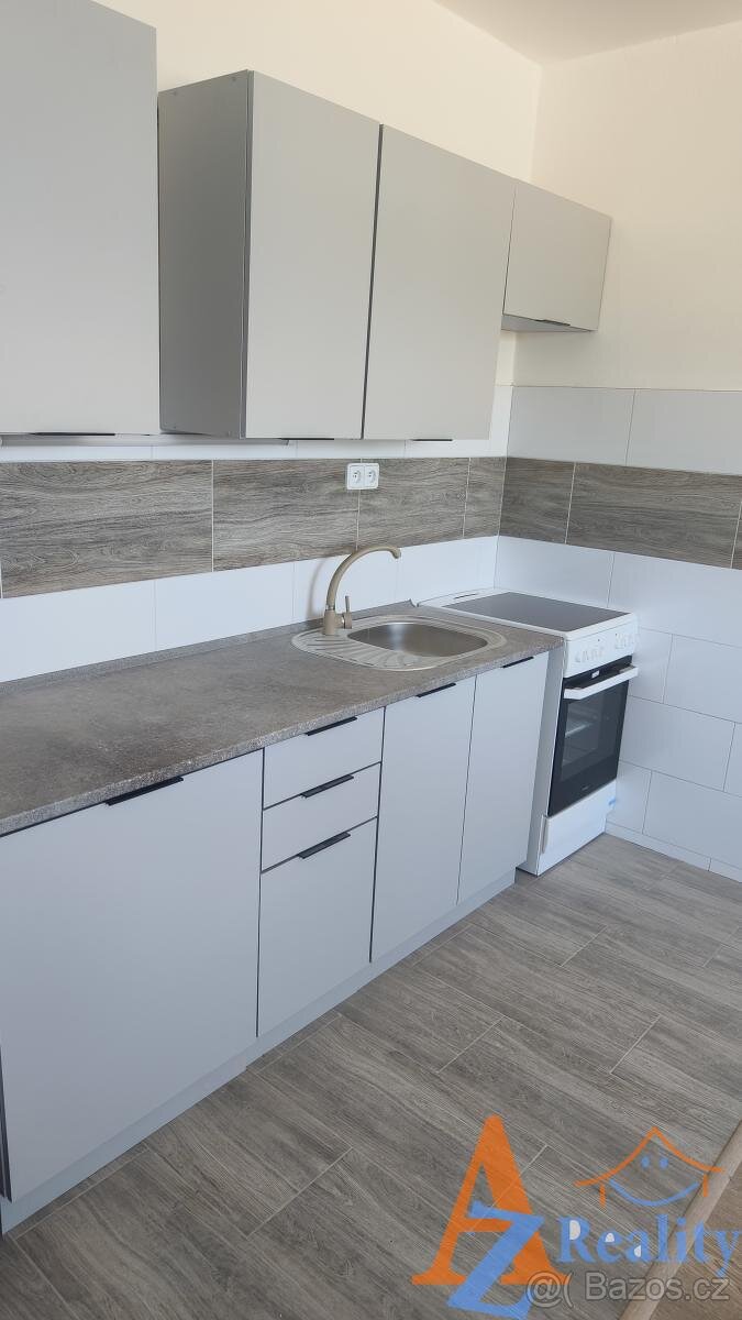 Nabízíme dlouhodobý pronájem bytové jednotky, 3+1/L, v ulici - 3