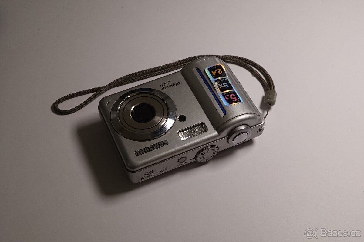 Retro fotoaparát Samsung Digimax S500 - 3