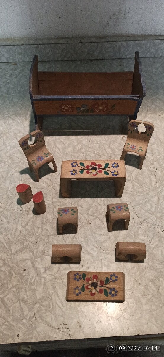 Starý nábytek pro panenky - 3